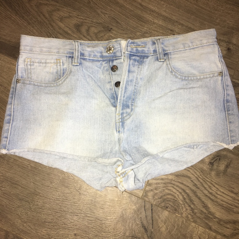 High waisted light wash shorts